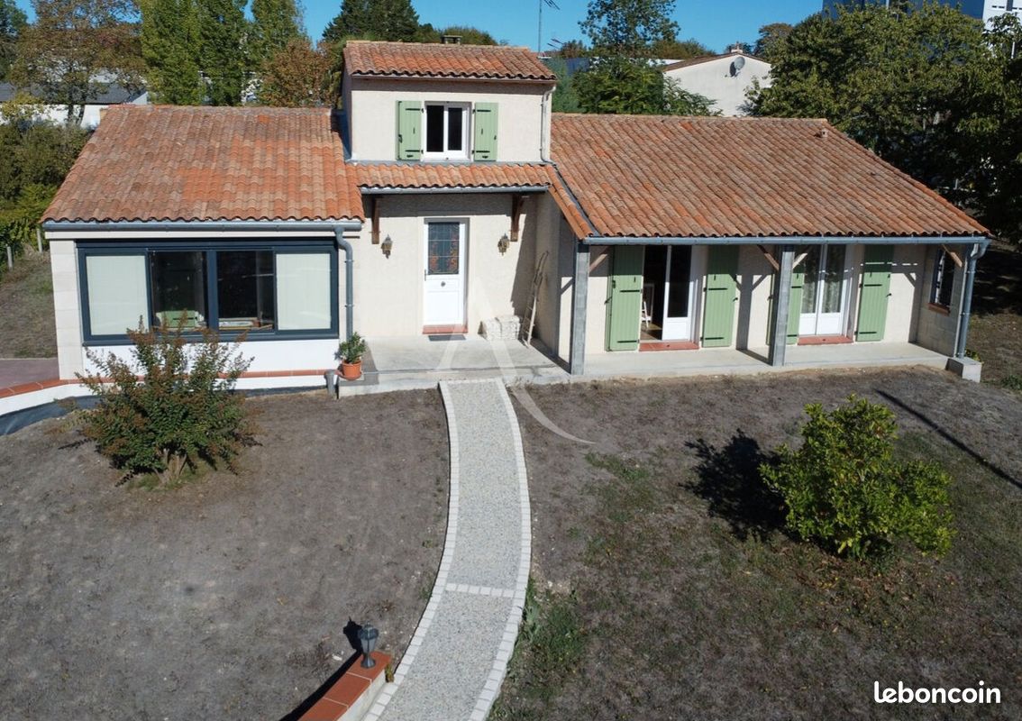 Maison 5 pièces 139 m² · à Archiac · 139 m² · 199 500 €