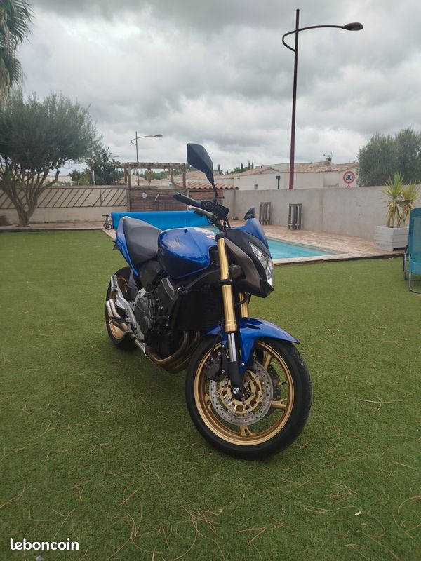 Hornet 600 (image 1)