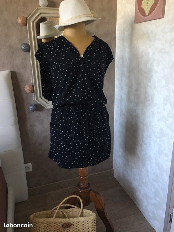 Robe noire taille 38 (image 1)