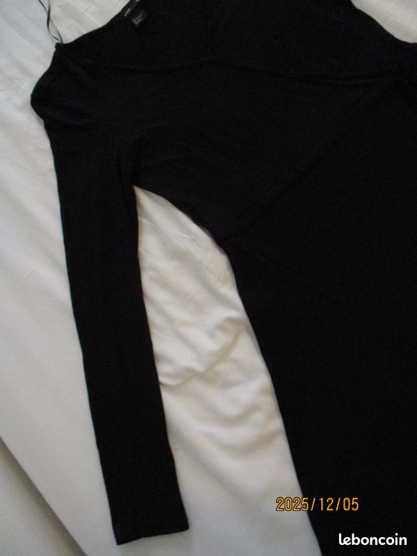 Robe noire fluide forme cache coeur H&M (image 7)