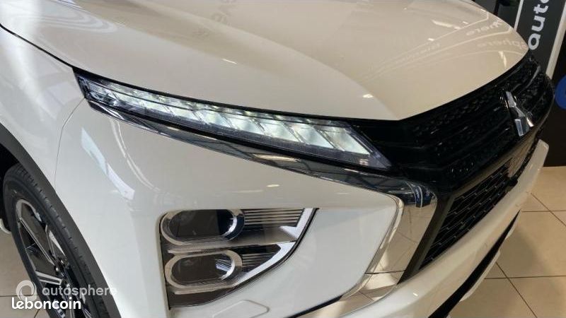 Mitsubishi Eclipse Cross 2.4 MIVEC PHEV 188ch Intense 4WD (image 17)