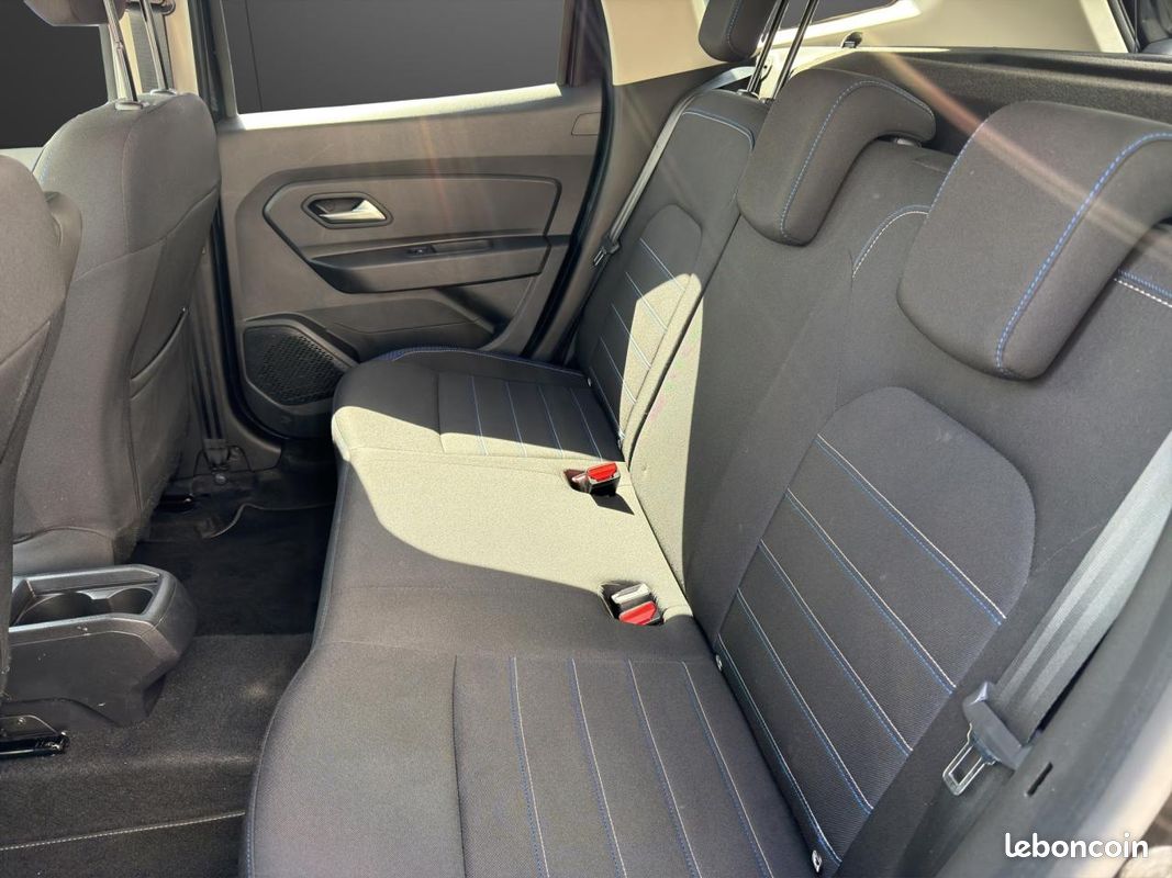 DACIA DUSTER Blue dCi 115 4x2 15 ans (image 13)