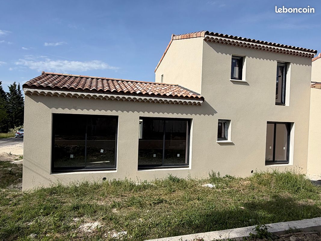 Maison 5 pièces 120 m² · à Charols · 120 m² · 180 000 €