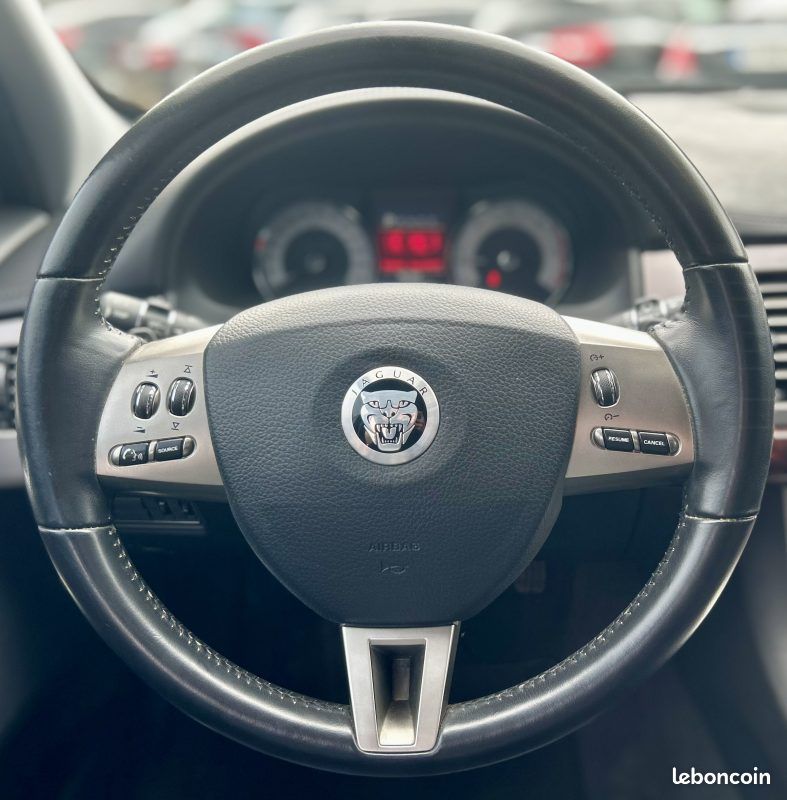 Jaguar xf v6 3l d 240 luxe premium 2009 (image 13)