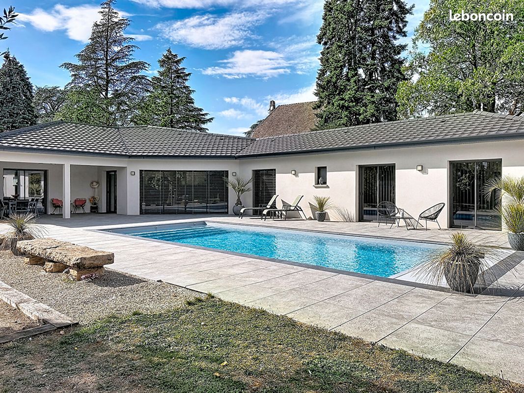 Maison 4 pièces 170 m² · à Saint-Jean-de-Niost · 170 m² · 795 000 €
