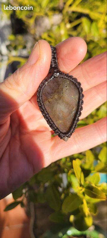 Labradorite 22 carats - pendentif cabochon pierre naturelle - Madagascar / FJ67