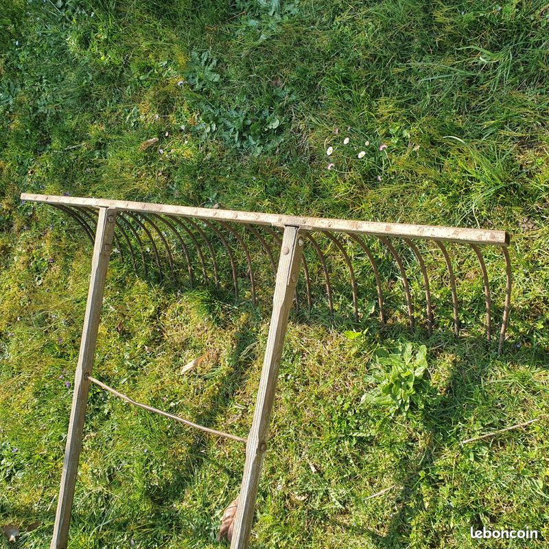 Rateau à foin (image 1)