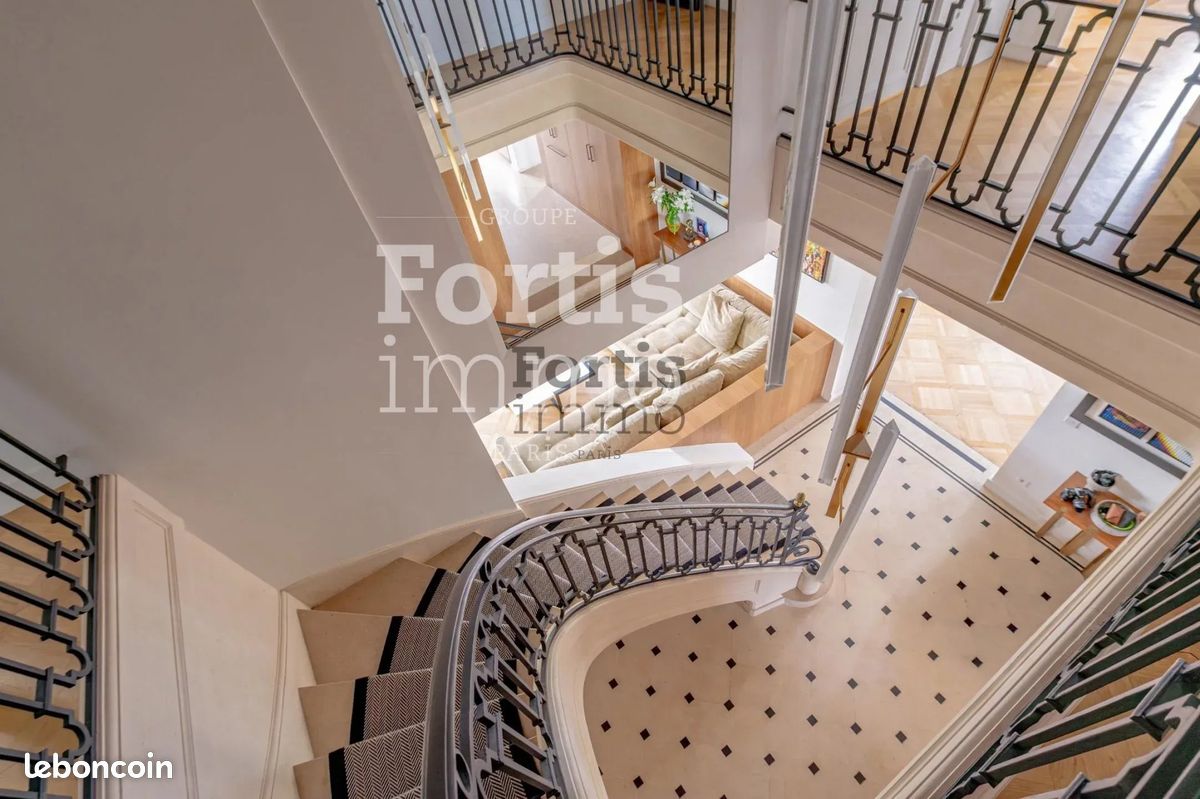 Appartement 7 pièces 350 m² · à Neuilly-sur-Seine · 350 m² · 7 875 000 €