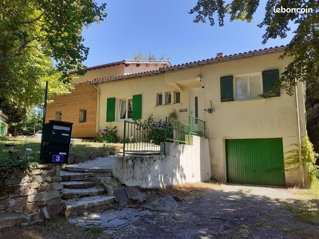 Maison 10 pièces 210 m² · à Les Martys · 210 m² · 283 500 €