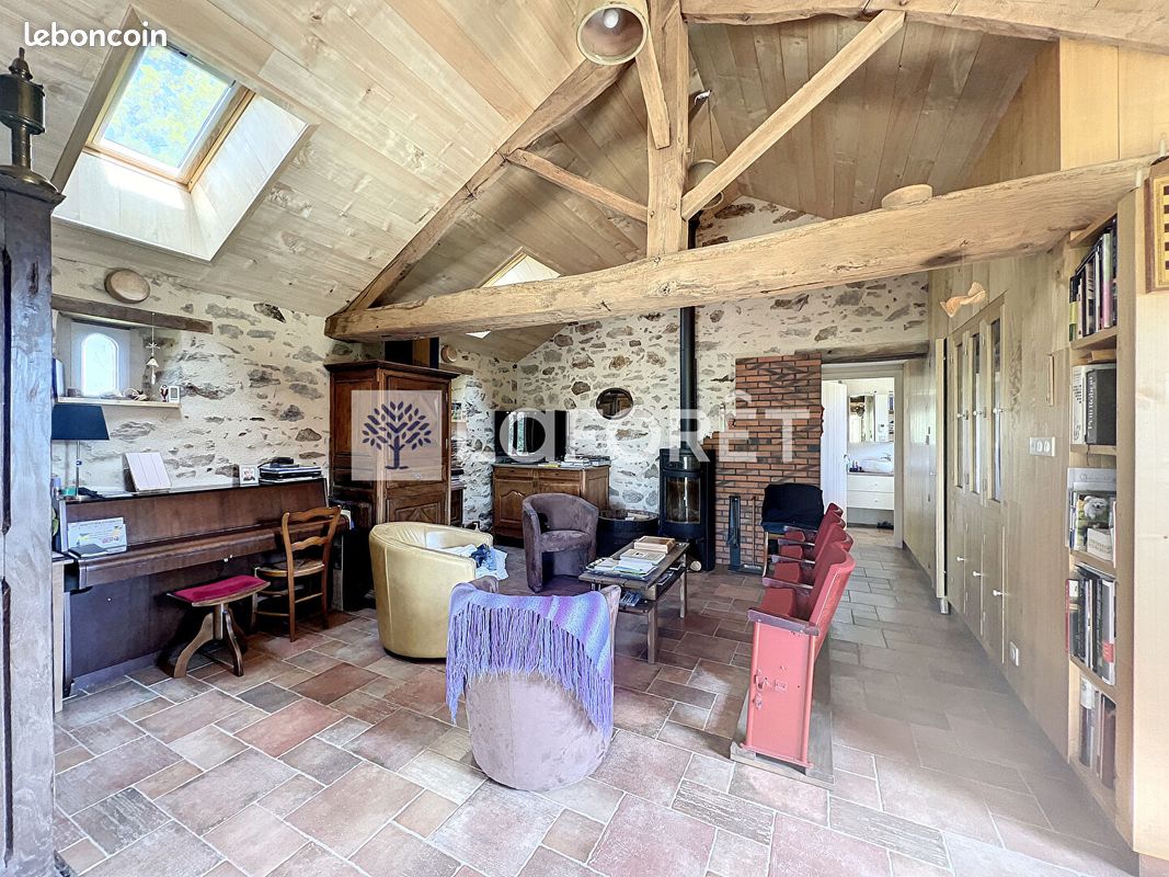 Propriété 4 pièces 175 m² - Parthenay 79200 (image principale 6)