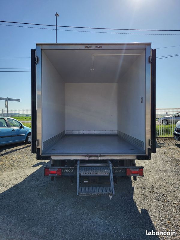 IVECO Daily 35S17 (170cv) "Caisse Isotherme" (image 3)