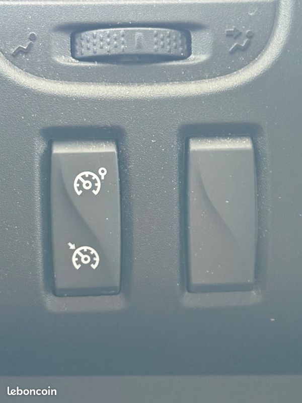Opel VIVARO 1.6cdti 120 6 places double cabine 1ere main tres propre faible kilometrage (image 13)