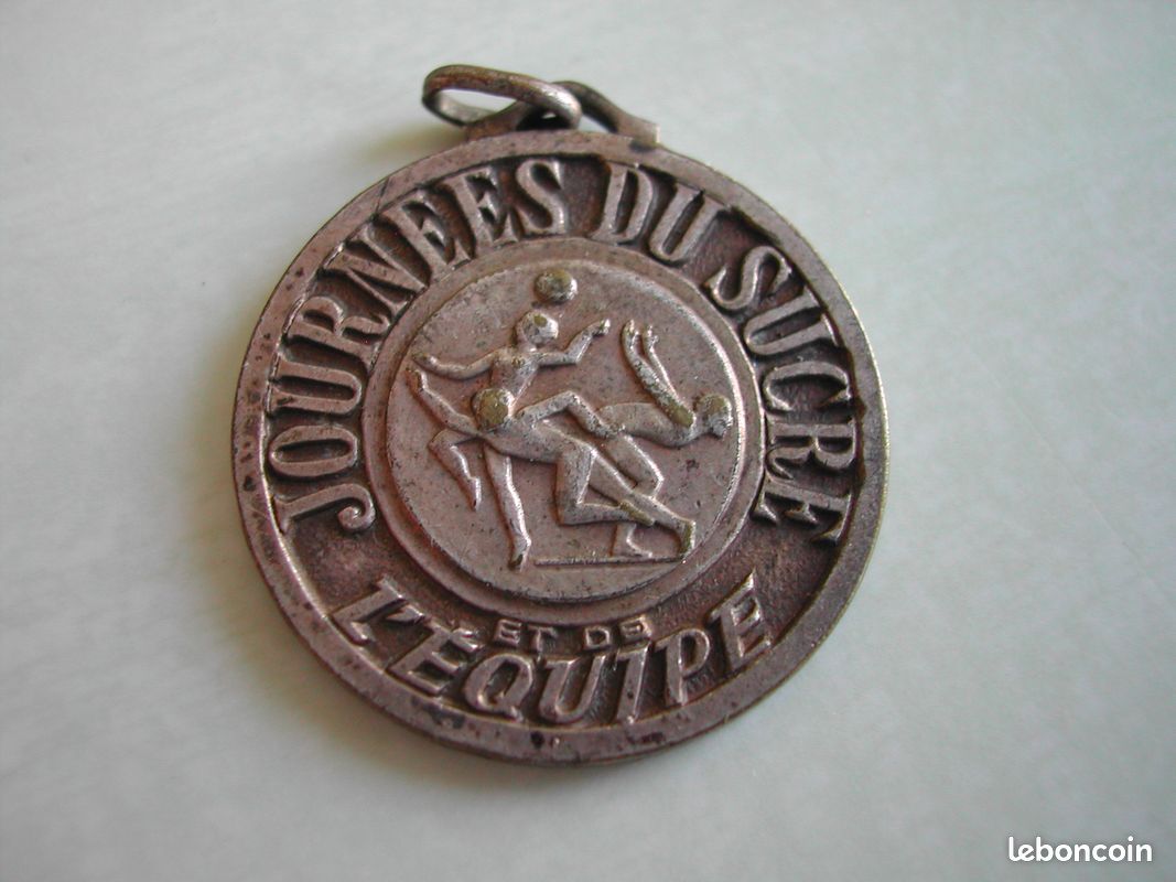 Collier petite médaille plate et nacre fine | Atelier de Famille