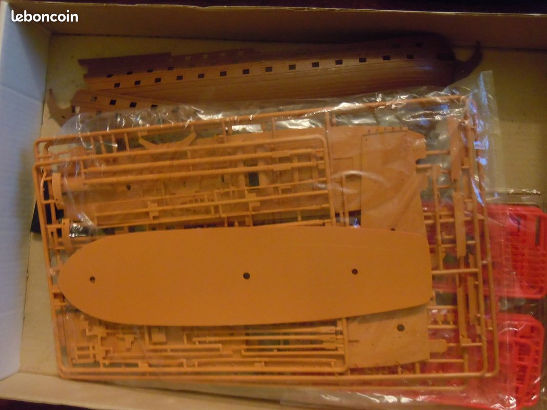 Maquette Heller Le Glorieux échelle 1/150 (image 4)