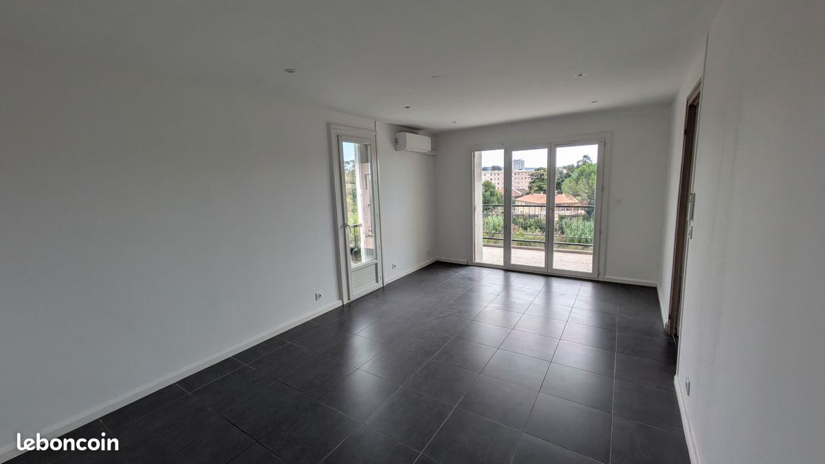 Appartement 4 pièces 85 m² · à Montélimar · 85 m² · 830 €/mois