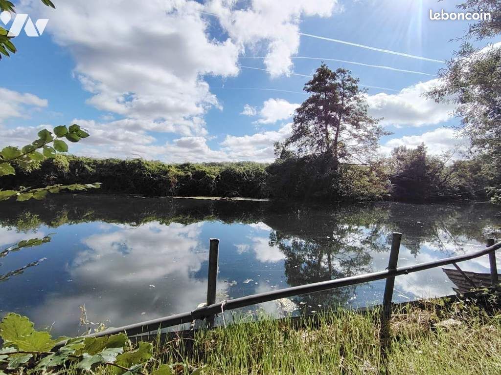 Terrain 2050 m² · à Naintré · 2 050 m² · 18 500 €