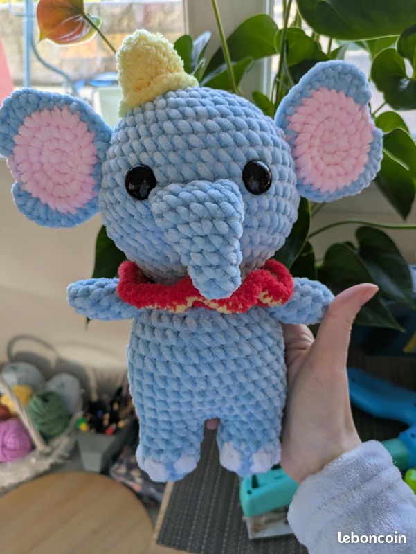 Dumbo éléphant doudou très doux, en peluche fait main au crochet, amigurumi, neuf 24 cm (image 2)