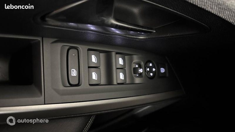Peugeot 3008 1.2 Hybrid 136ch Allure e-DCS6 (image 28)