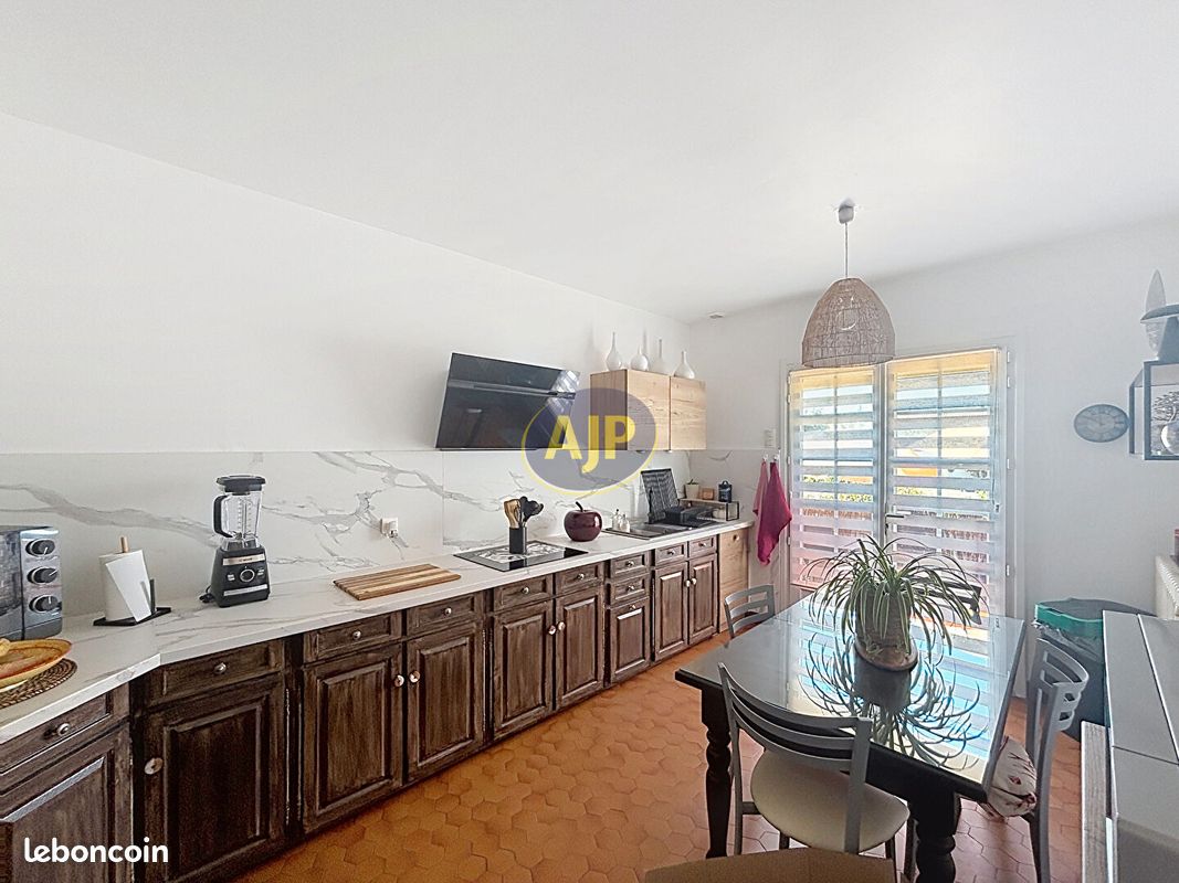 Maison 5 pièces 88 m² · à Tonnay-Charente · 88 m² · 923 €/mois
