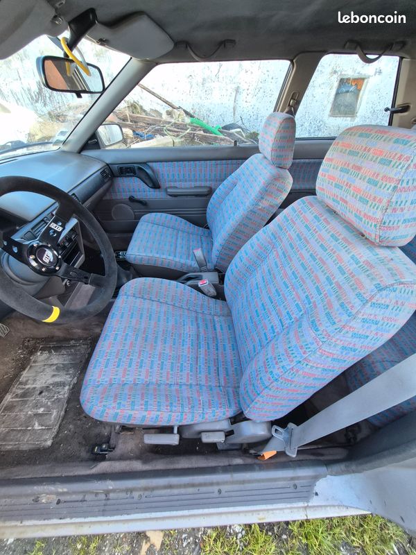 Mazda 323 (image 3)