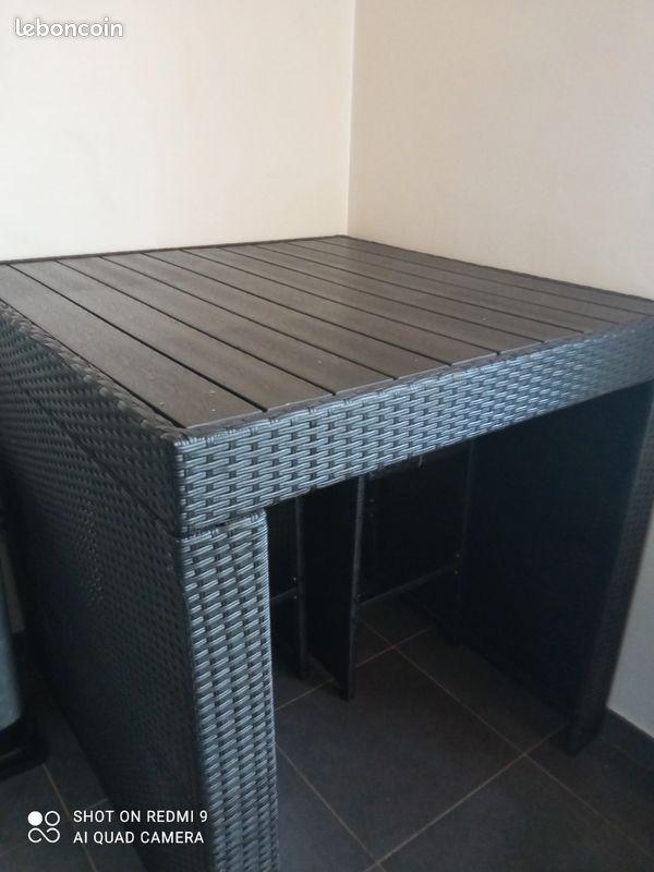 Table (image 1)