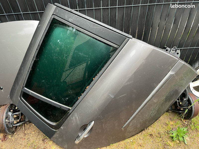 Porte arrière Clio 3 break estate (image 1)