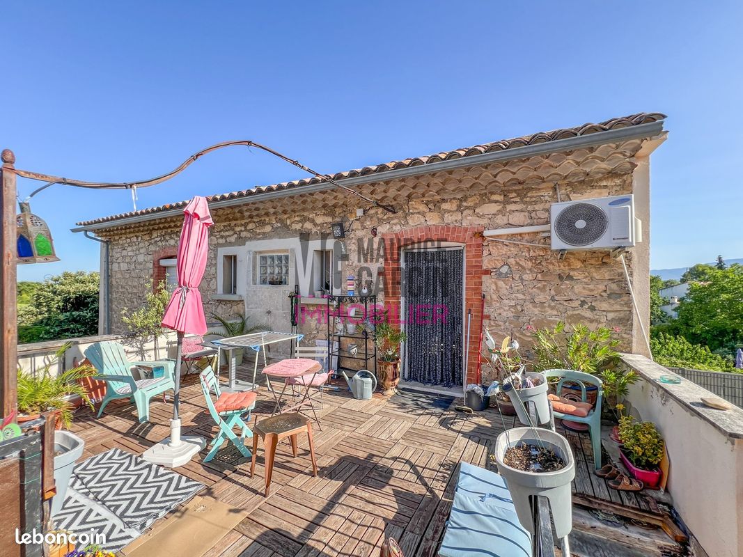 Immeuble 6 pièces 128 m² · à Saint-Didier · 128 m² · 270 000 €
