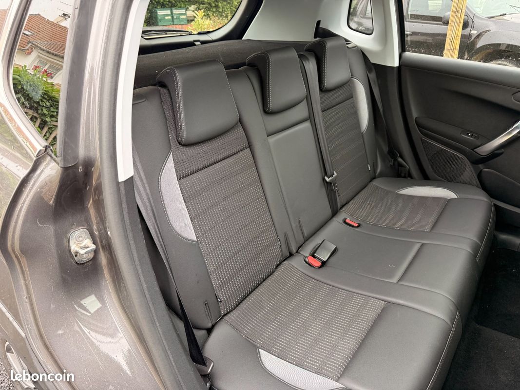 PEUGEOT 2008 130ch SS BVM6 Style (image 13)