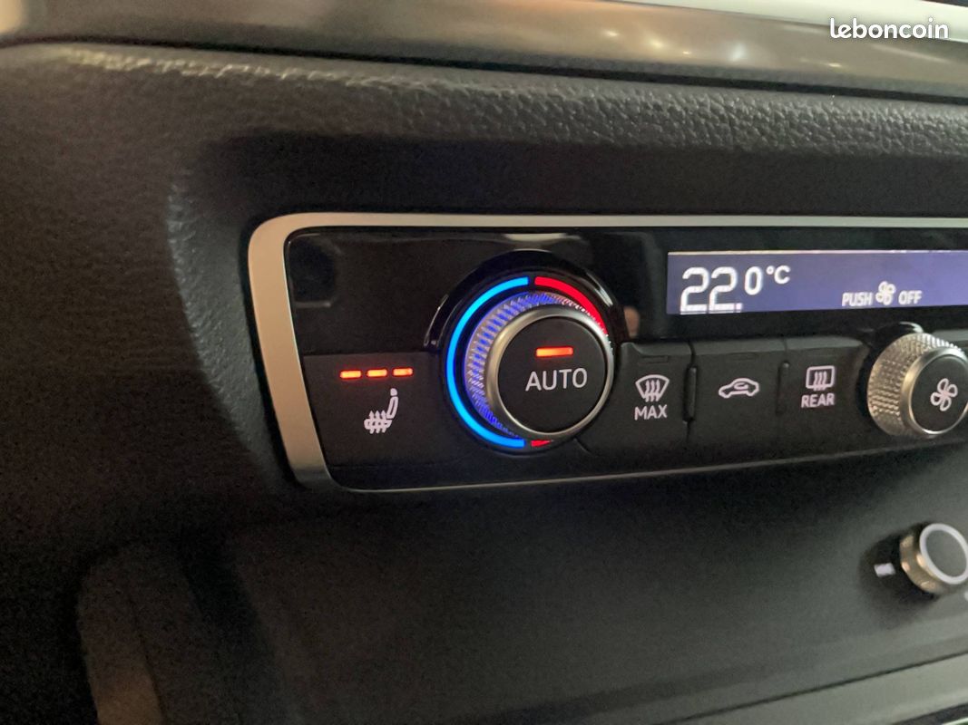 AUDI Q3 Sportback 45 TFSIe 245 ch S tronic 6 S line (image 29)