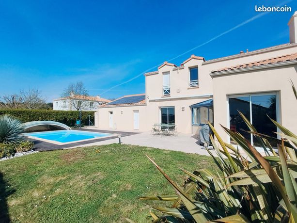 Maison 10 pièces 237 m²