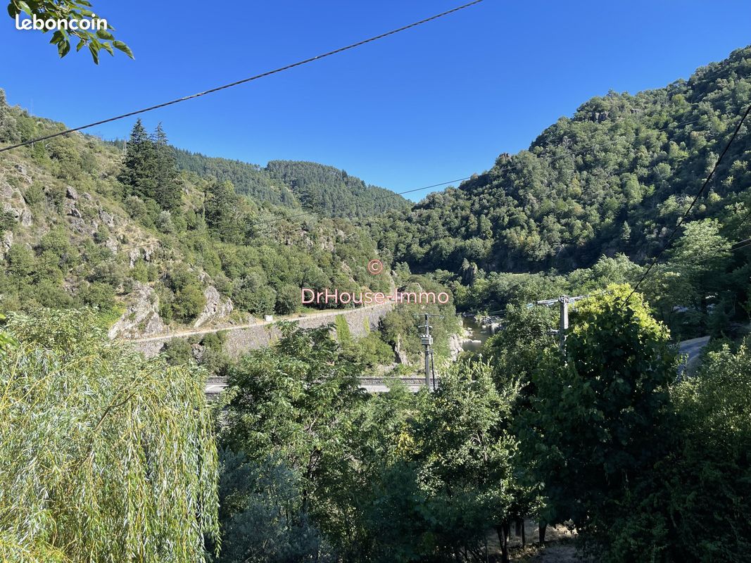Maison 10 pièces 175 m² · à Gluiras · 175 m² · 470 000 €