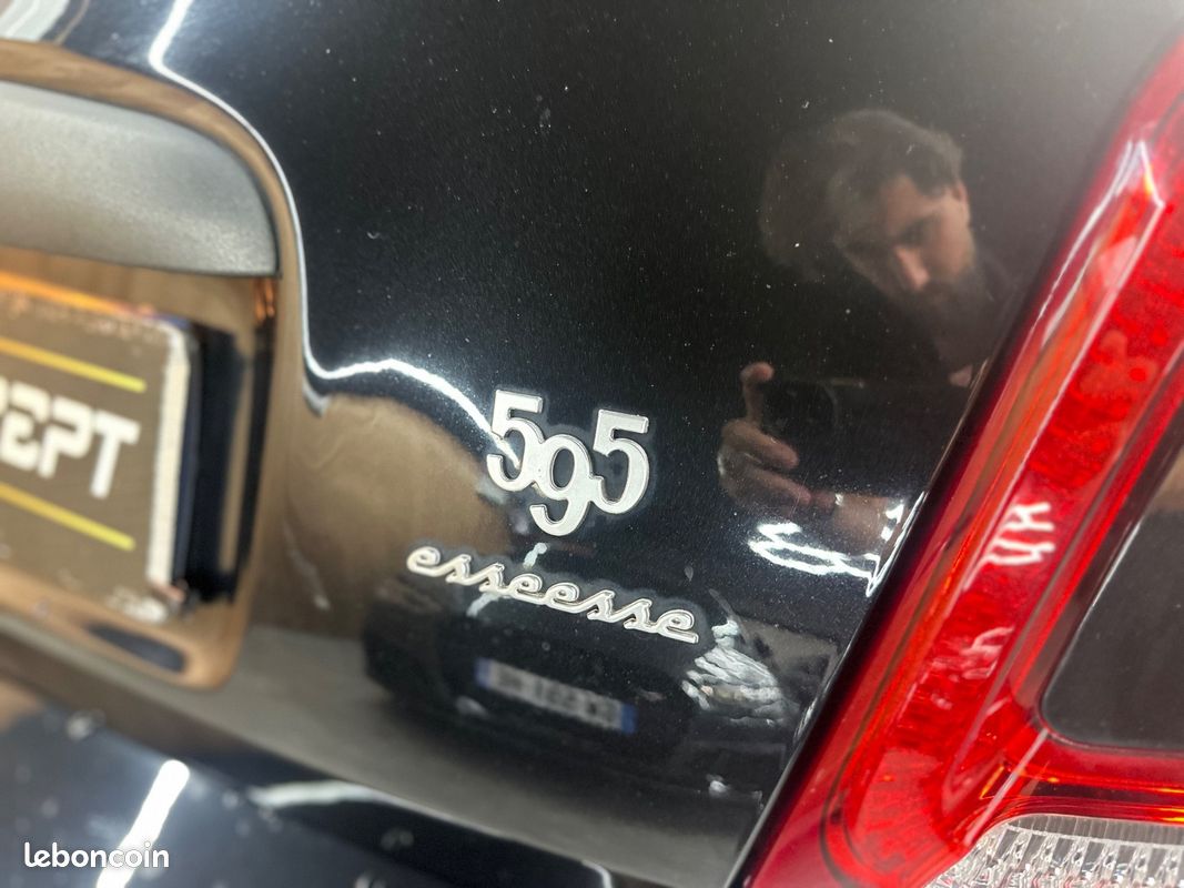 ABARTH 595 1.4 T-Jet 180 CH BVA Cabriolet Competizione Esseesse + ECHAPPEMENT AKRAPOVIC + PACK CARBONE + BEATS AUDIO + 1ERE MAIN + GARANTIE 12 MOIS (image 48)