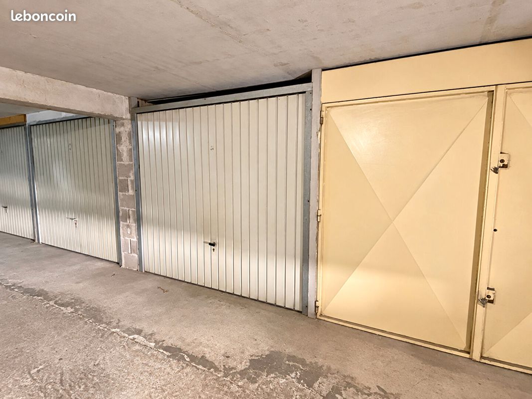 Parking 12 m² · à Aix-en-Provence · 12 m² · 29 500 €