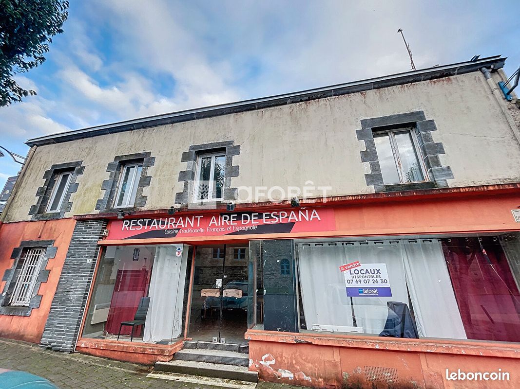 Maison 6 pièces 270 m² · à Ruffiac · 270 m² · 67 200 €