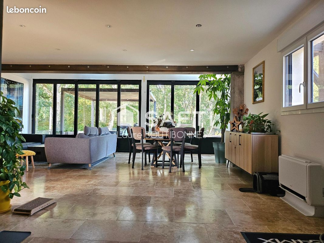 Maison 6 pièces 182 m² · à Giroussens · 182 m² · 325 000 €