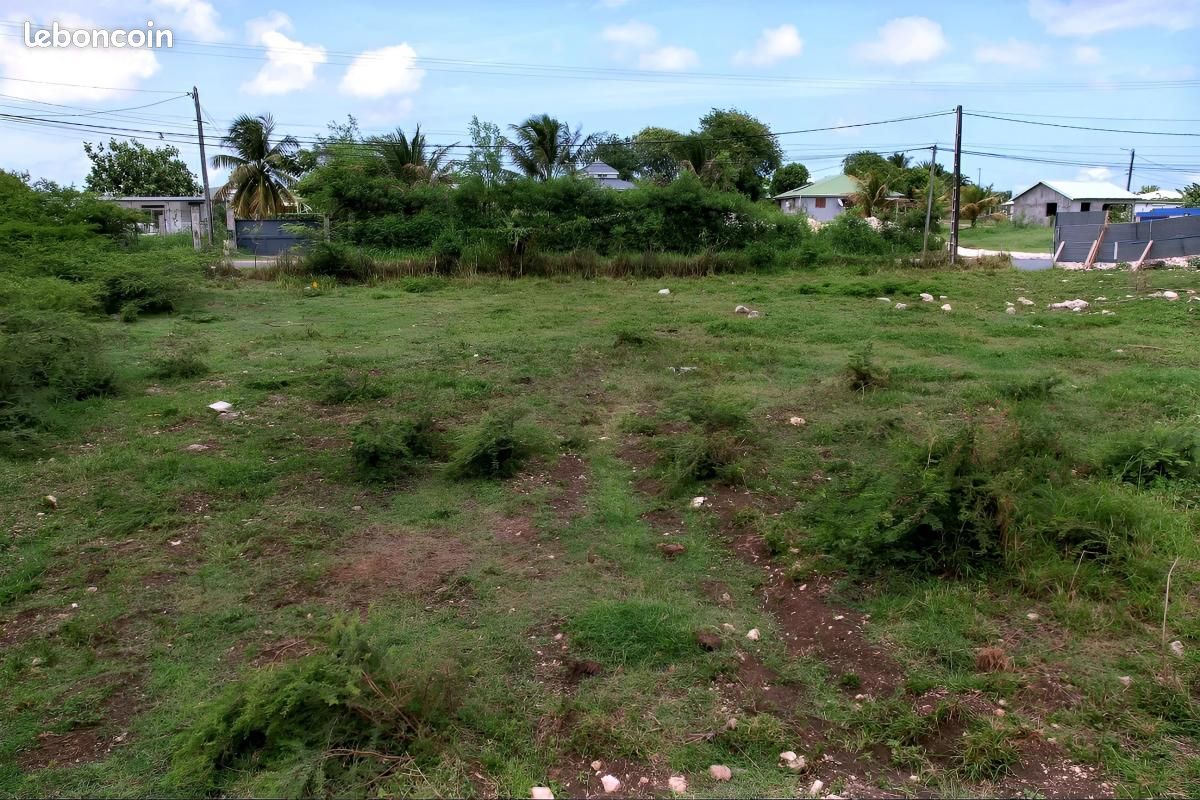 Terrain 550 m² Saint Francois · à Saint-François · 120 000 €