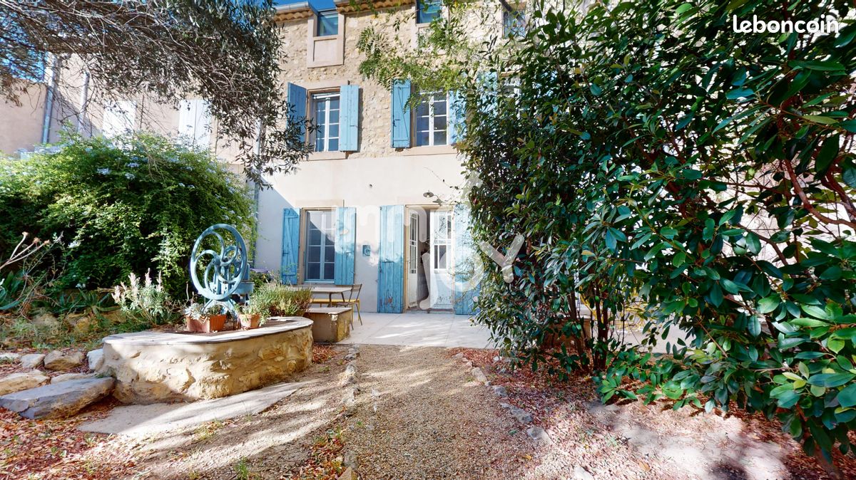 Maison 10 pièces 296 m² · à Fleury · 296 m² · 570 000 €