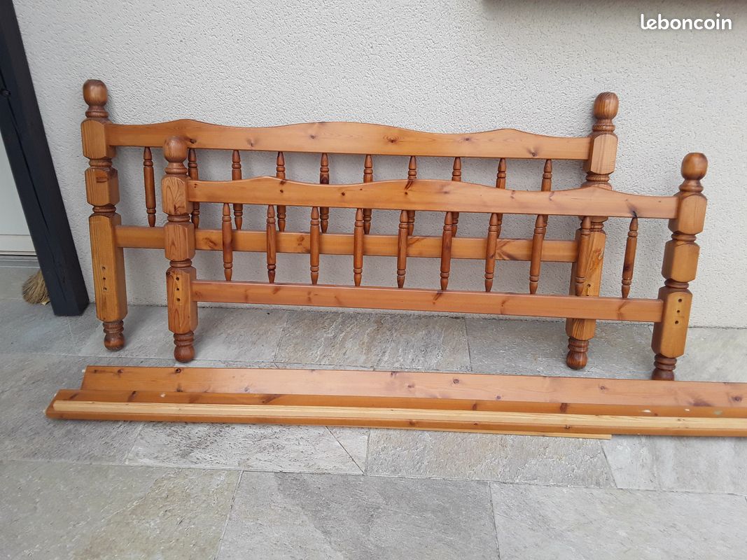 Lit en bois (image 1)
