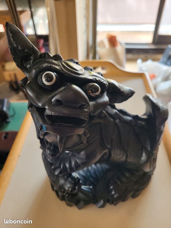 Statuette de dragon en ébène noir (image 1)