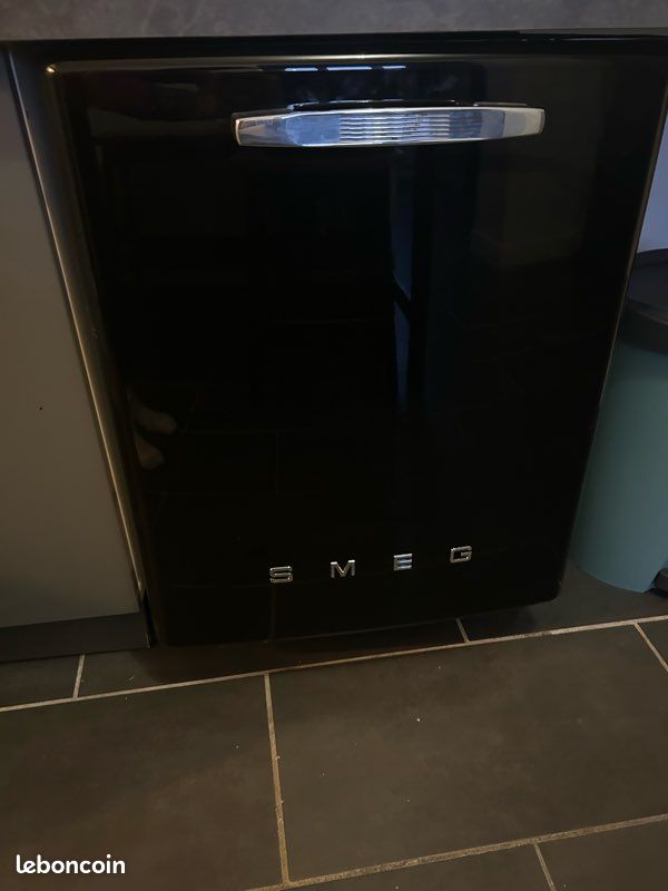 Lave-vaisselle Intégré Smeg 60 Cm - 13 Couverts, Classe D, Noir Acier Inoxydable, Entièrement Dissimulé