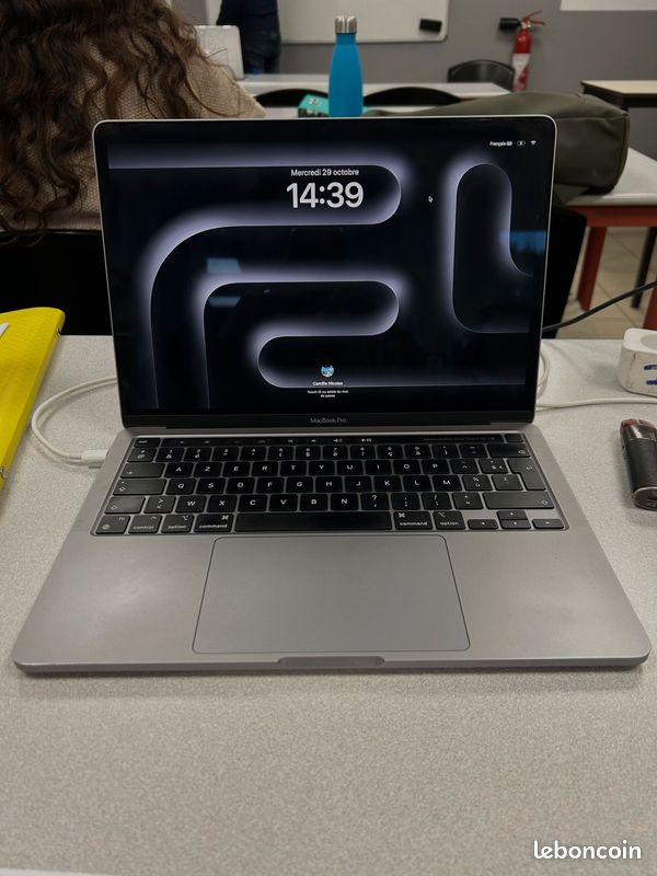 MacBook Pro 13’ 2020 (image 1)