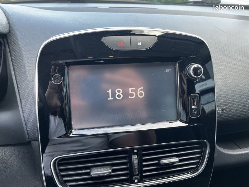 Renault CLIO IV 1.2 16V 75CH LIMITED 5P (image 12)
