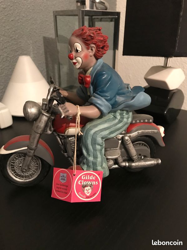 Les Clowns Au Cirque â€ Rare French Movable by Capendu