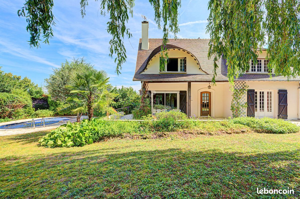 Maison 8 pièces 164 m² · à Chambourcy · 164 m² · 870 000 €