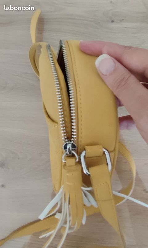 Sac à Main Jaune en Cuir de la Collection Annick Levesque