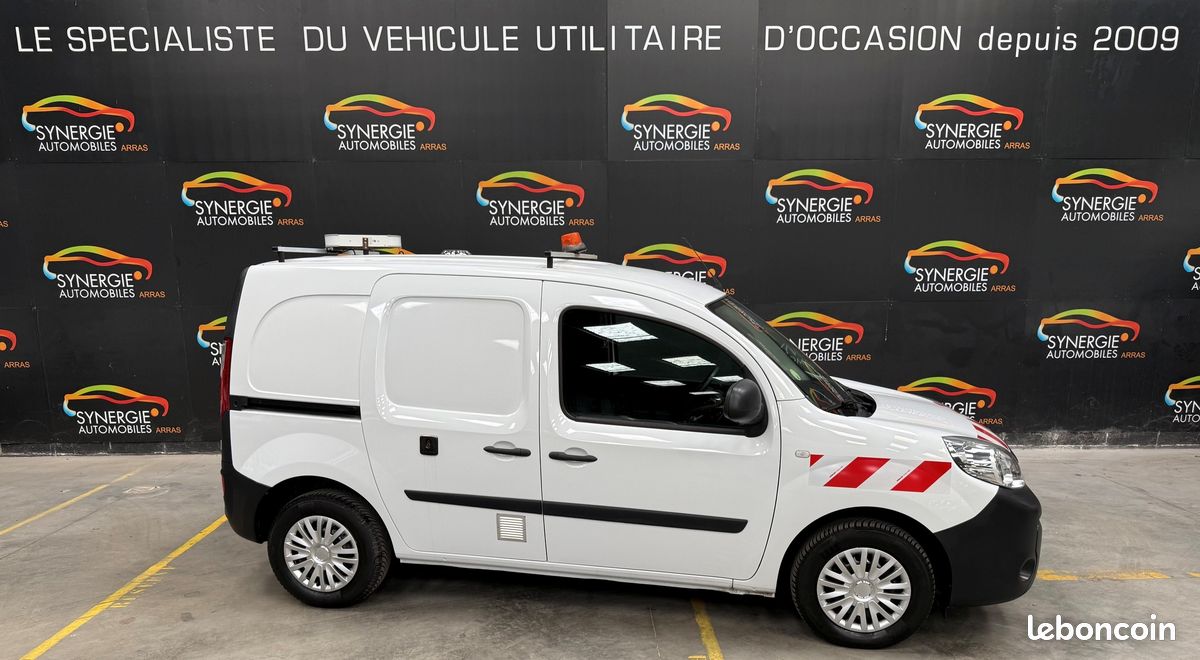 Kangoo EXTRA R-LINK 1.5 dci 95 ch + ETAGERES 57.545 km 11.658 ht (13.990 ttc) (image 1)