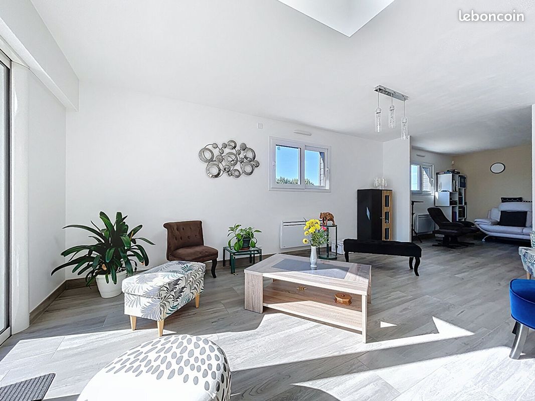 Maison 6 pièces 154 m² · à Mazé-Milon · 154 m² · 284 700 €