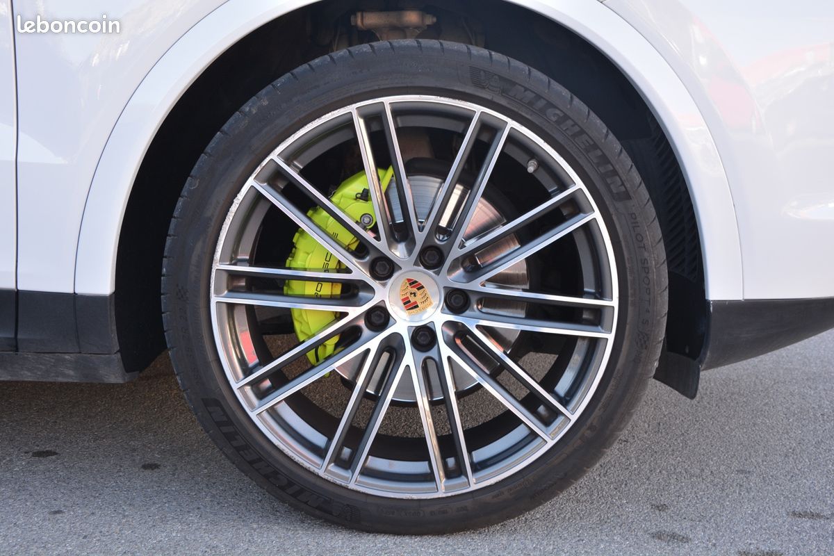 Porsche CAYENNE E-hybrid 462 CV Toit ouvrant BOSE Soft Close Attelage (image 3)