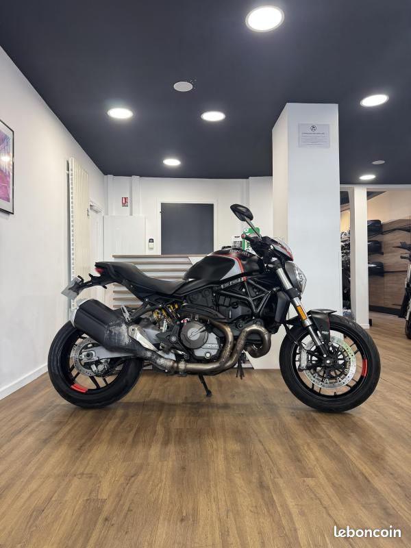 Ducati Monster 821 (image 5)