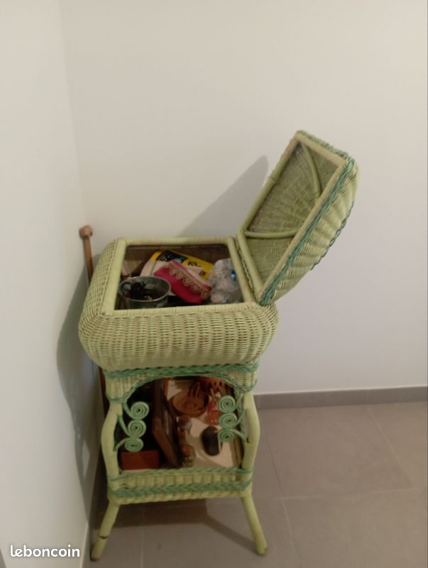 Meuble en rotin vintage (image 3)